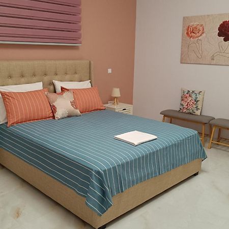 Ebony And Ivory Suites Δροσιά Εξωτερικό φωτογραφία