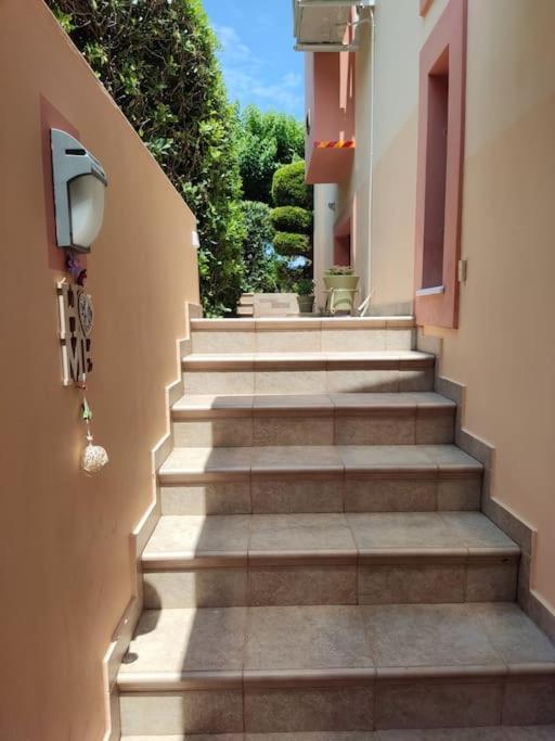 Ebony And Ivory Suites Δροσιά Εξωτερικό φωτογραφία